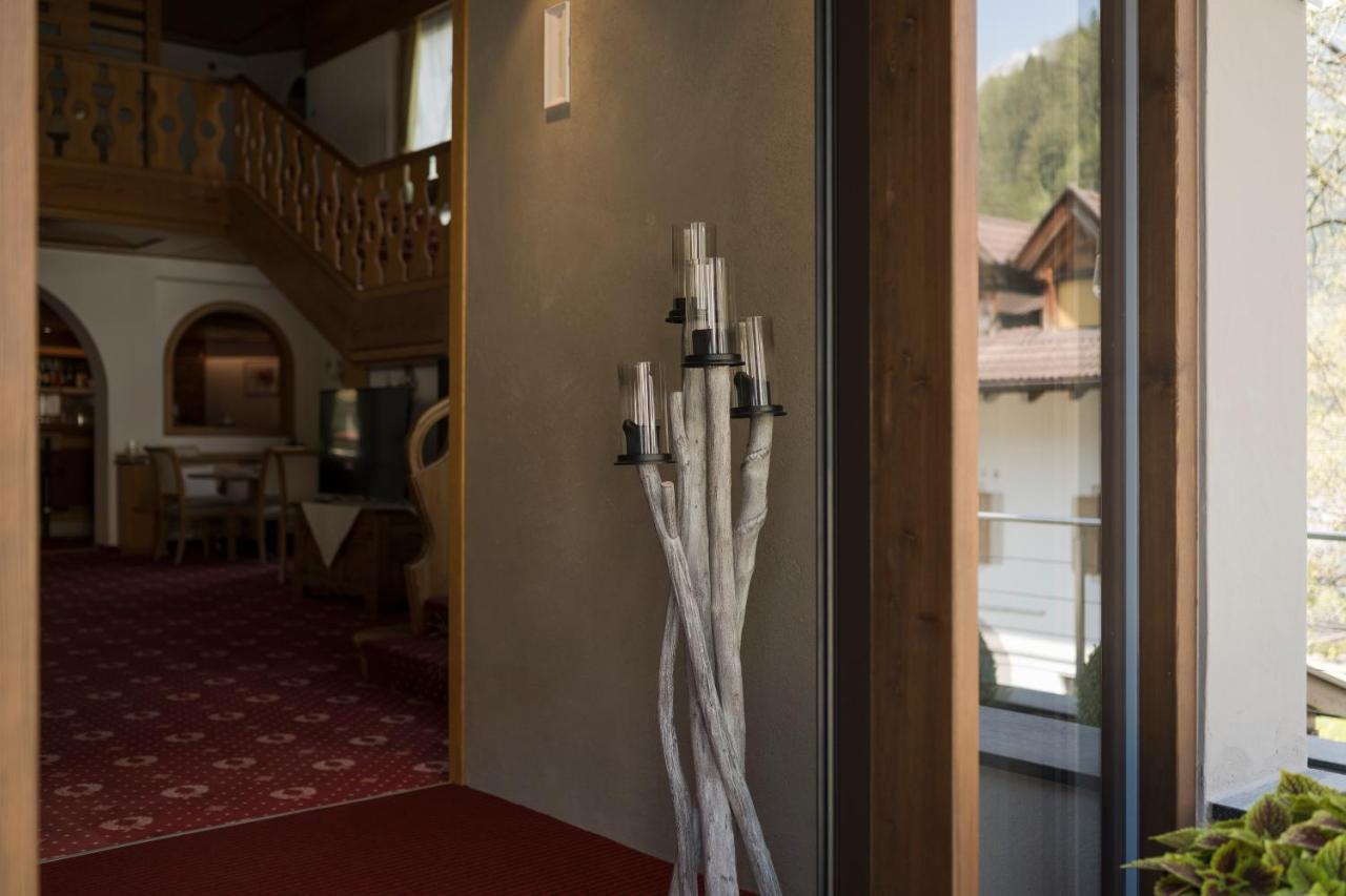 Hotel Theresia San Leonhard in Passeier Exteriör bild