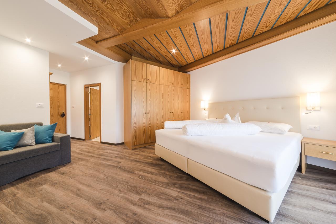 Hotel Theresia San Leonhard in Passeier Exteriör bild